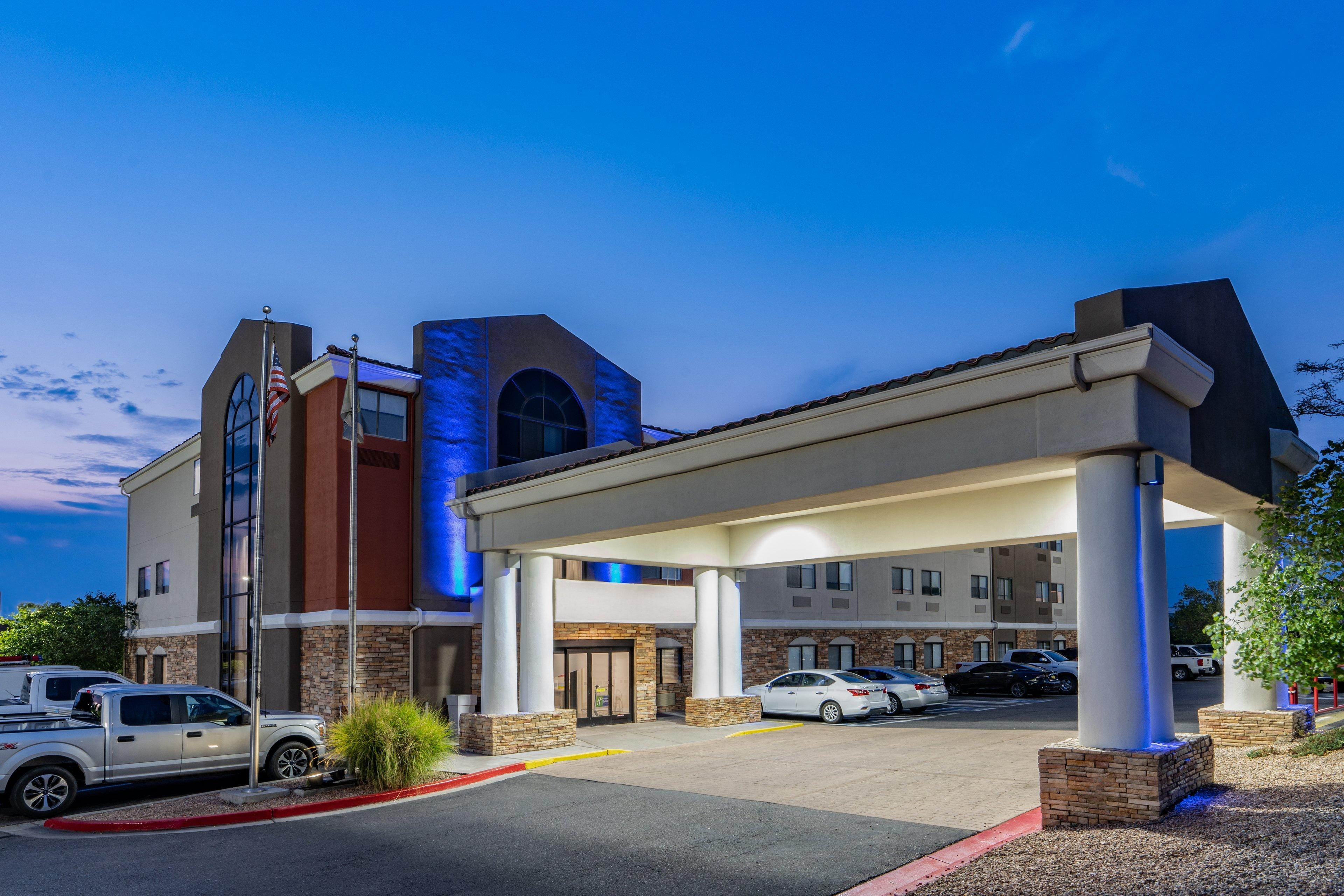 Holiday Inn Express Hotel & Suites Albuquerque - North Balloon Fiesta Park By Ihg Exterior photo
