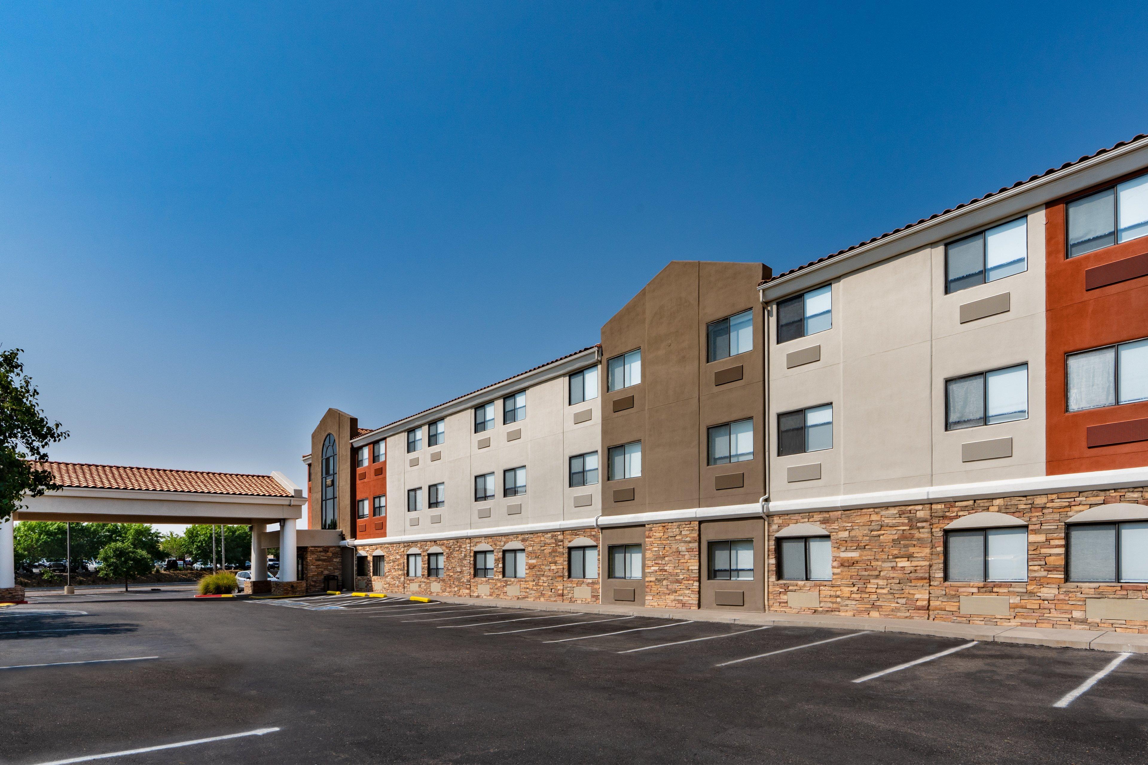 Holiday Inn Express Hotel & Suites Albuquerque - North Balloon Fiesta Park By Ihg Exterior photo
